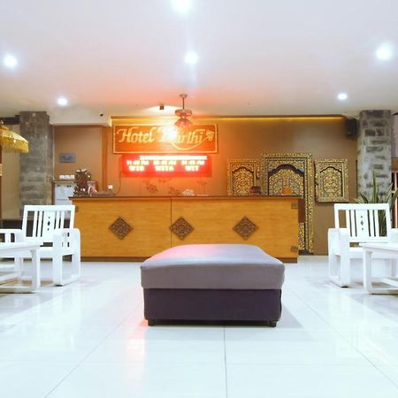 Hotel Karthi Kuta Кута Экстерьер фото