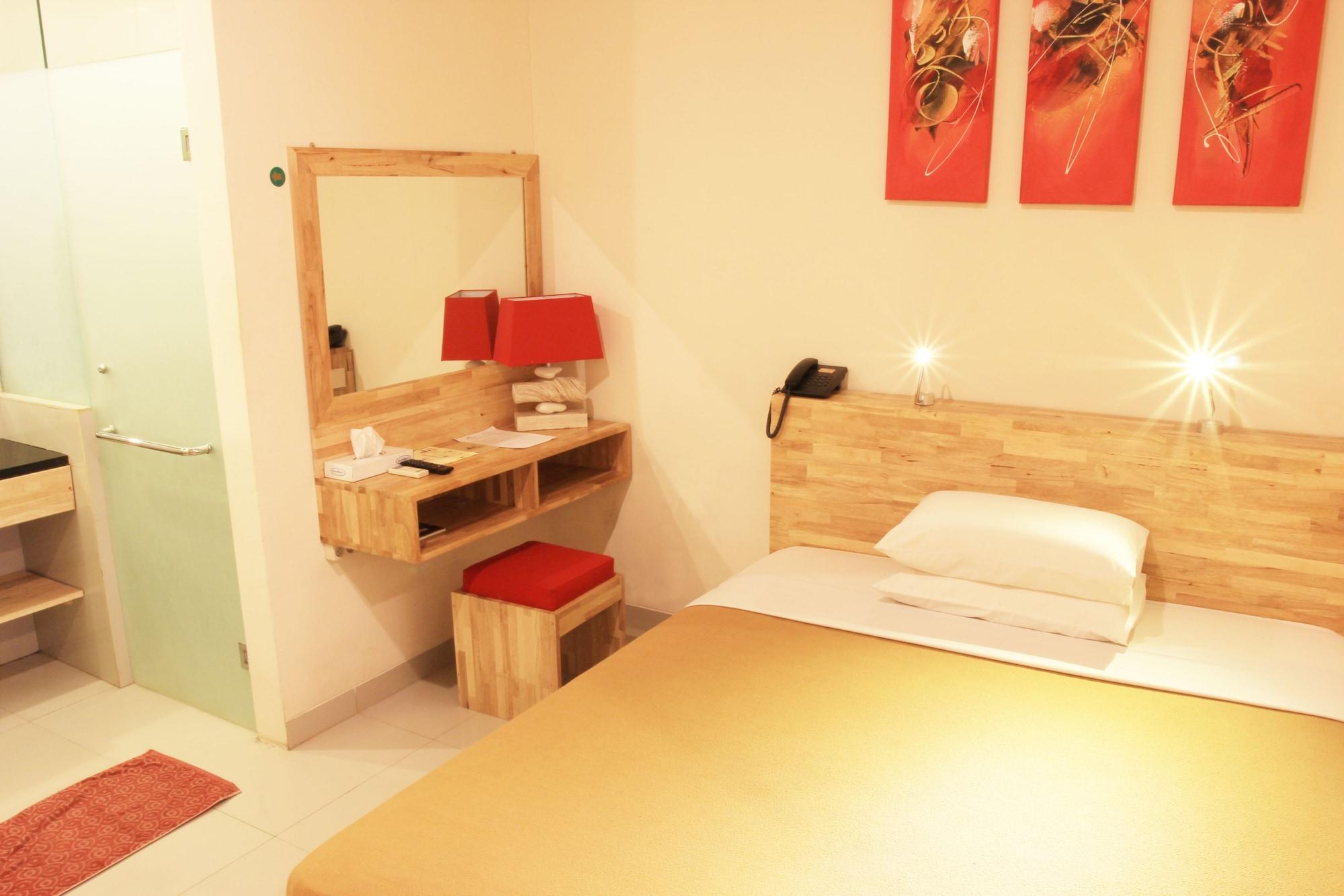 Hotel Karthi Kuta Кута Экстерьер фото