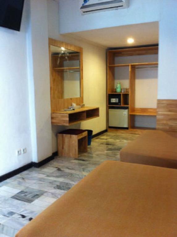 Hotel Karthi Kuta Кута Номер фото