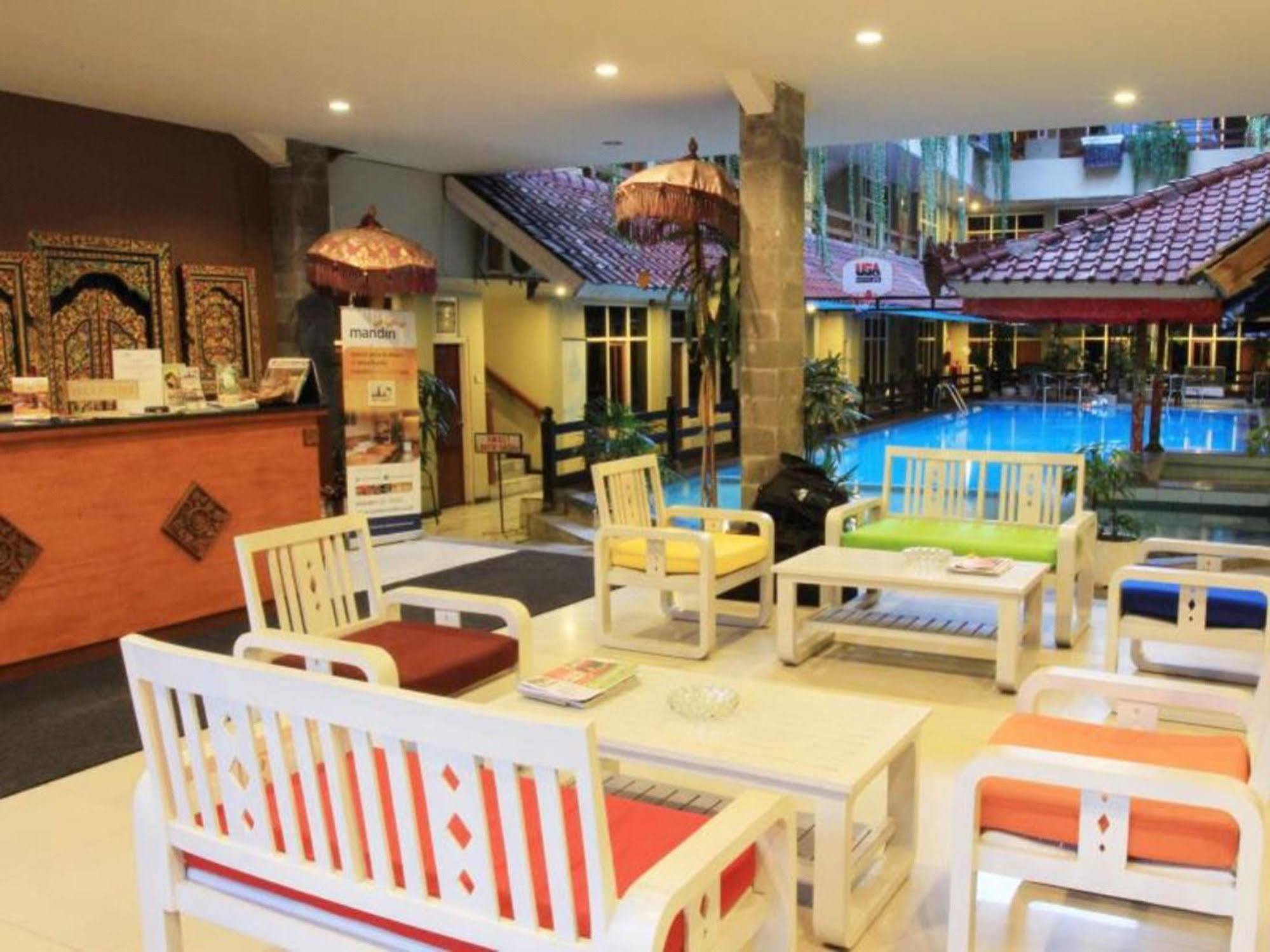 Hotel Karthi Kuta Кута Экстерьер фото