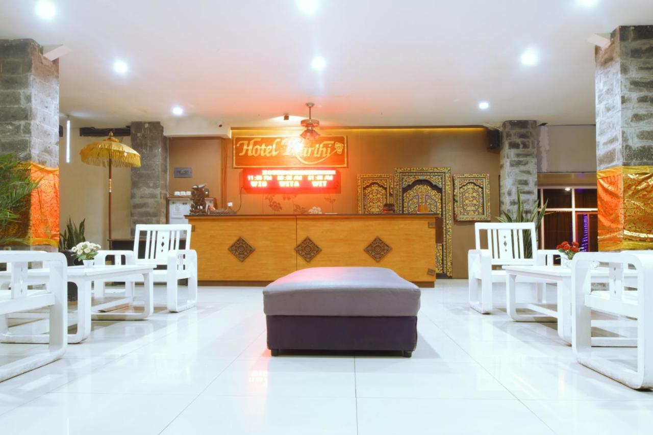 Hotel Karthi Kuta Кута Экстерьер фото